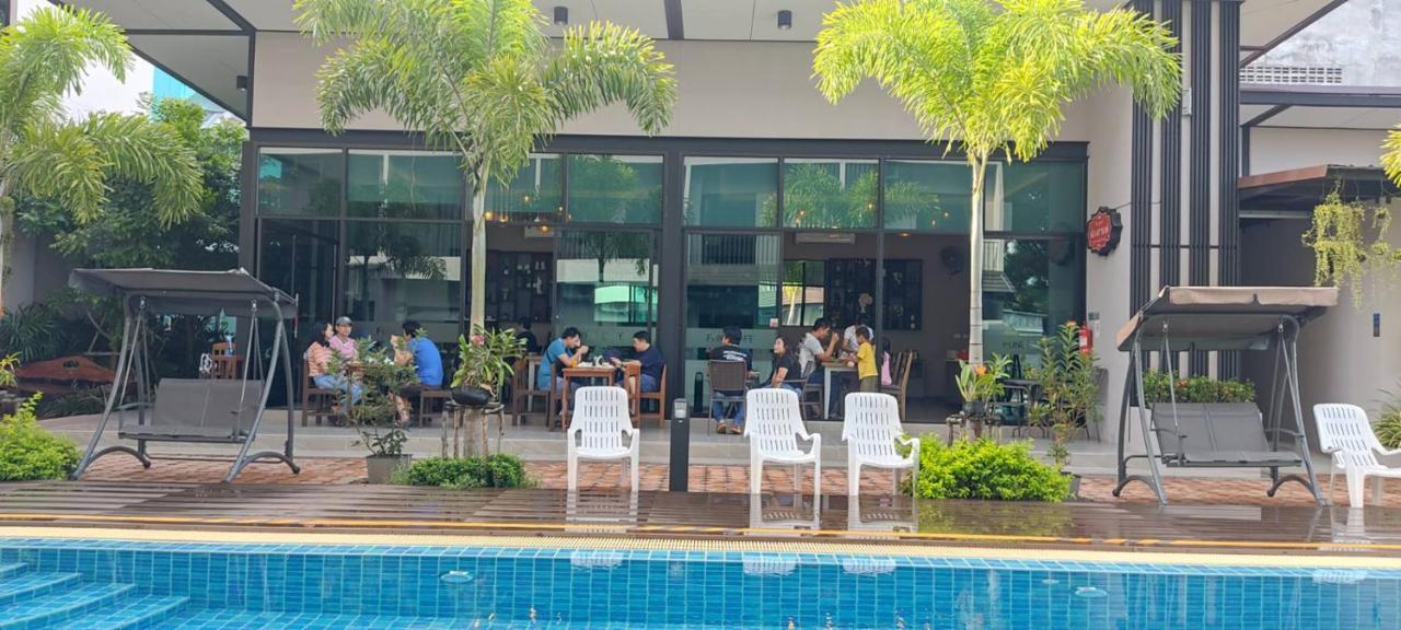 J.P.Grand Hotel 达叻府 外观 照片