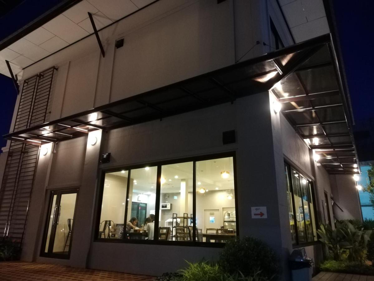 J.P.Grand Hotel 达叻府 外观 照片