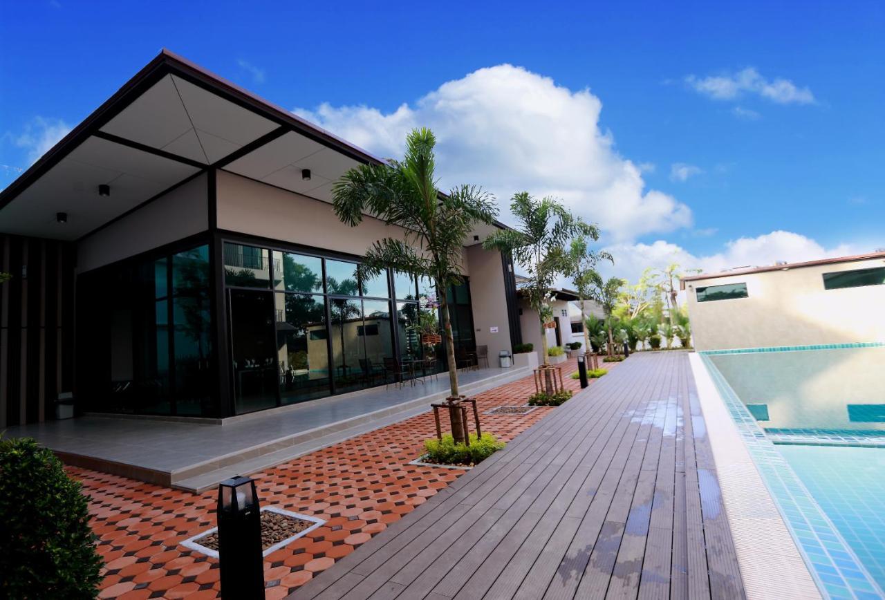 J.P.Grand Hotel 达叻府 外观 照片