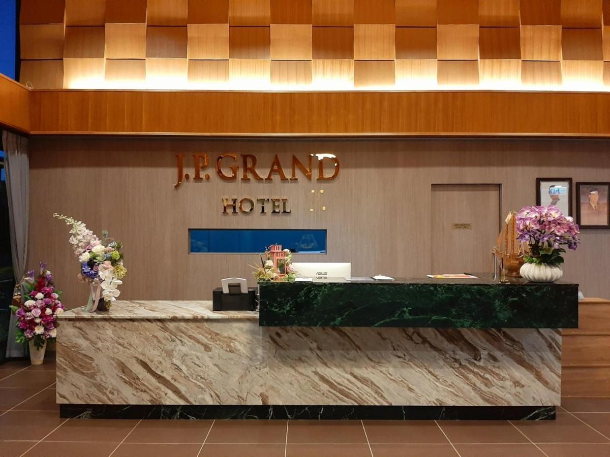 J.P.Grand Hotel 达叻府 外观 照片